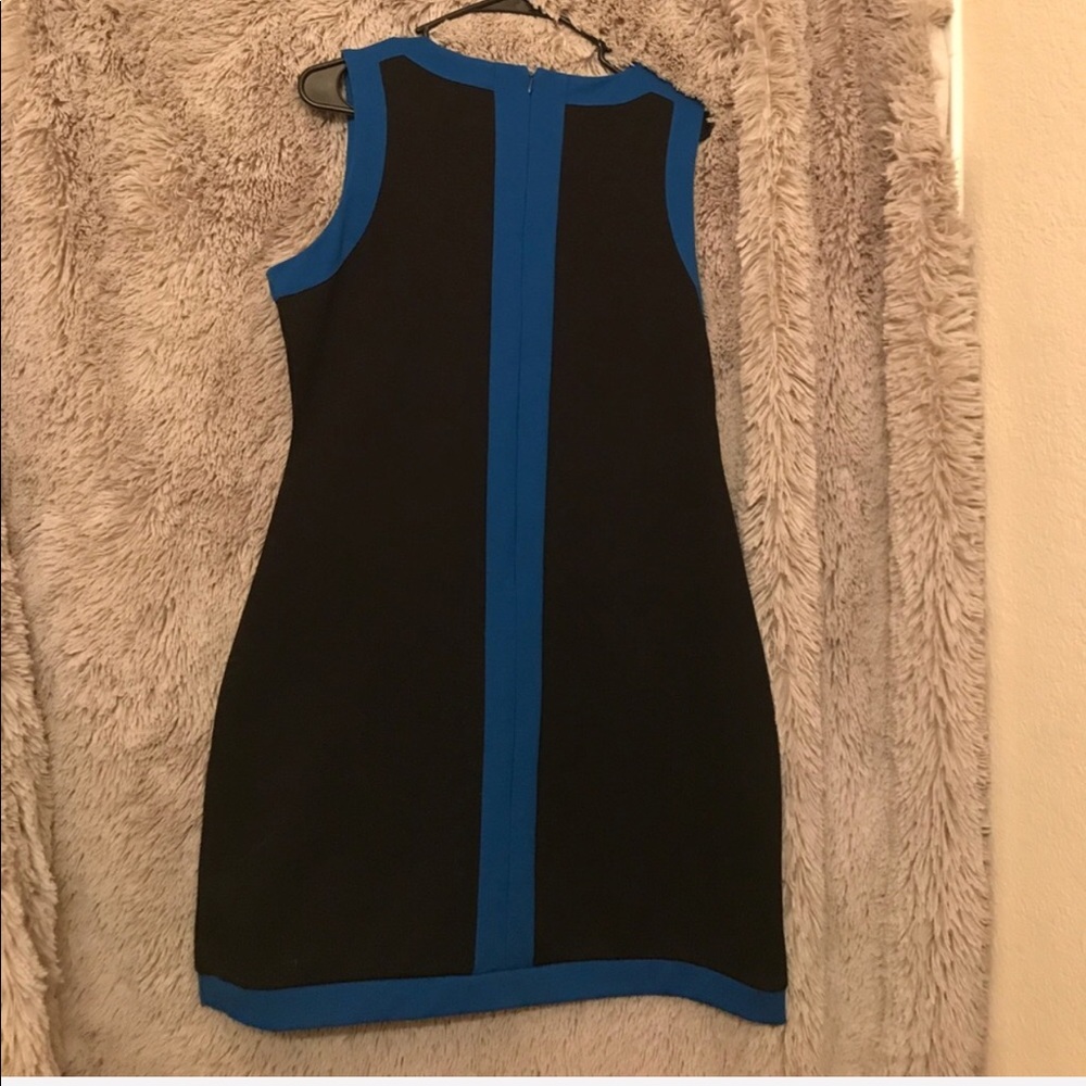 Dress - Picture 3 of 4
